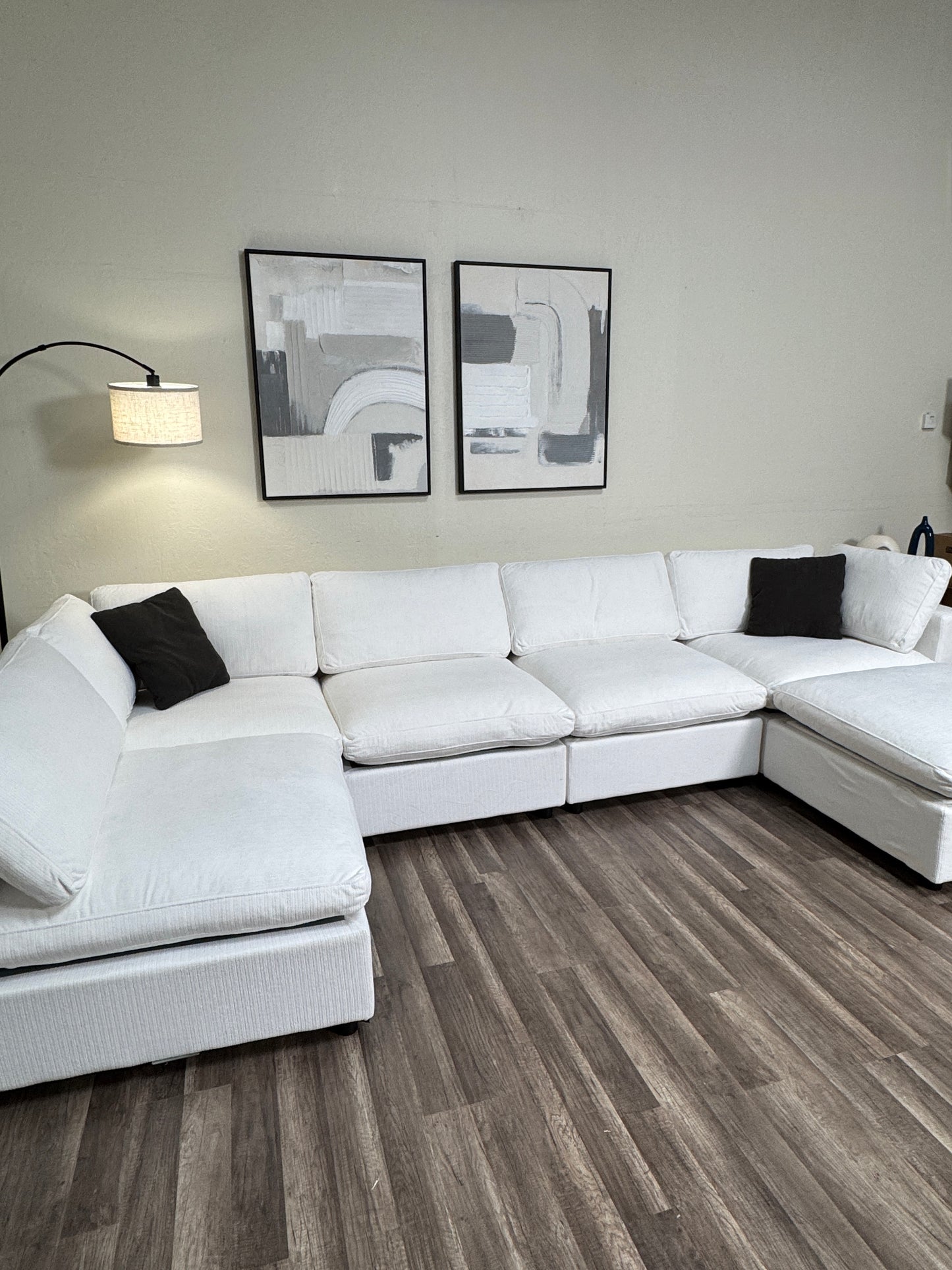 New In Box 6 Piece Comfy Cloud-White