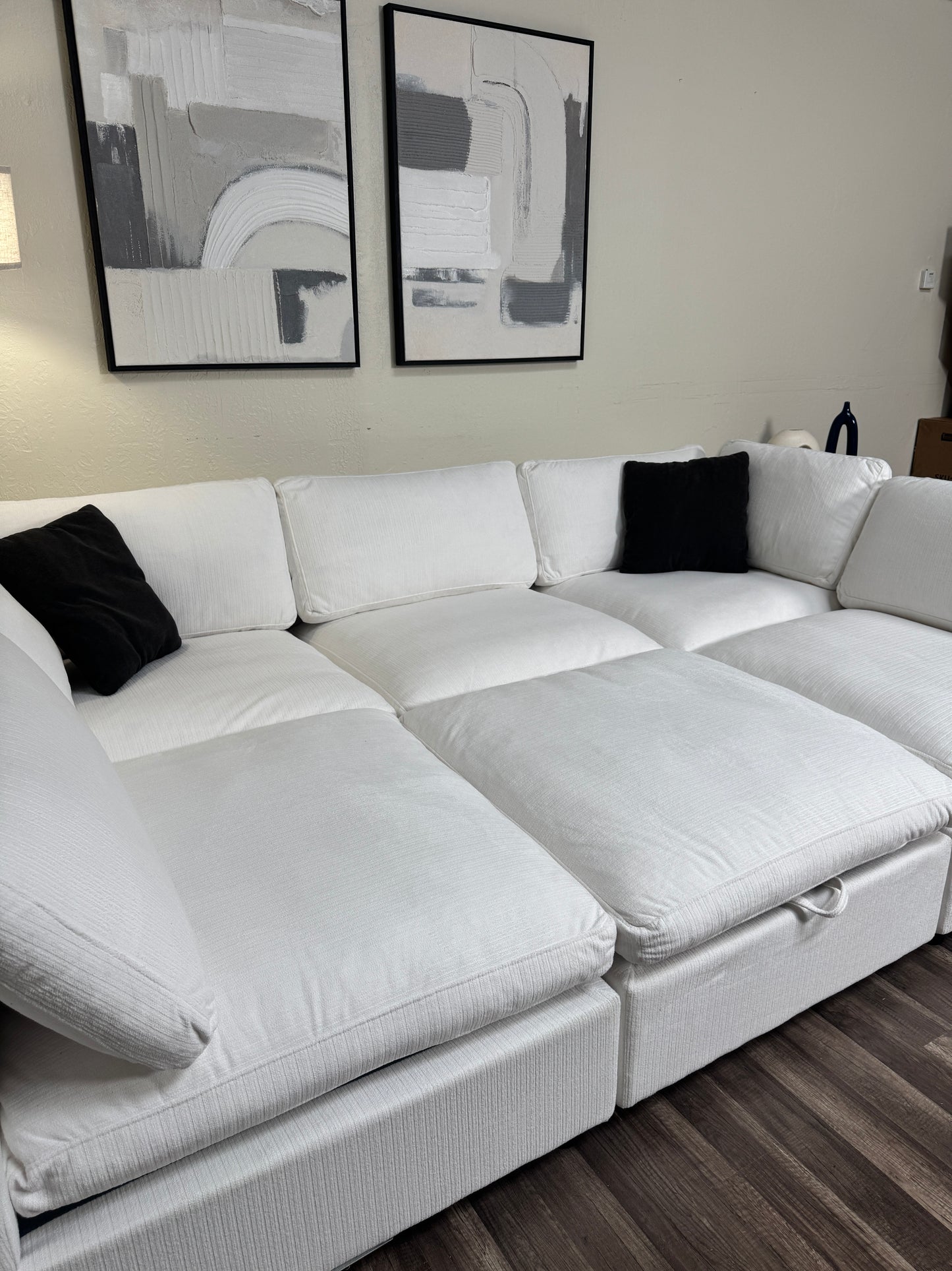 New In Box 6 Piece Comfy Cloud-White