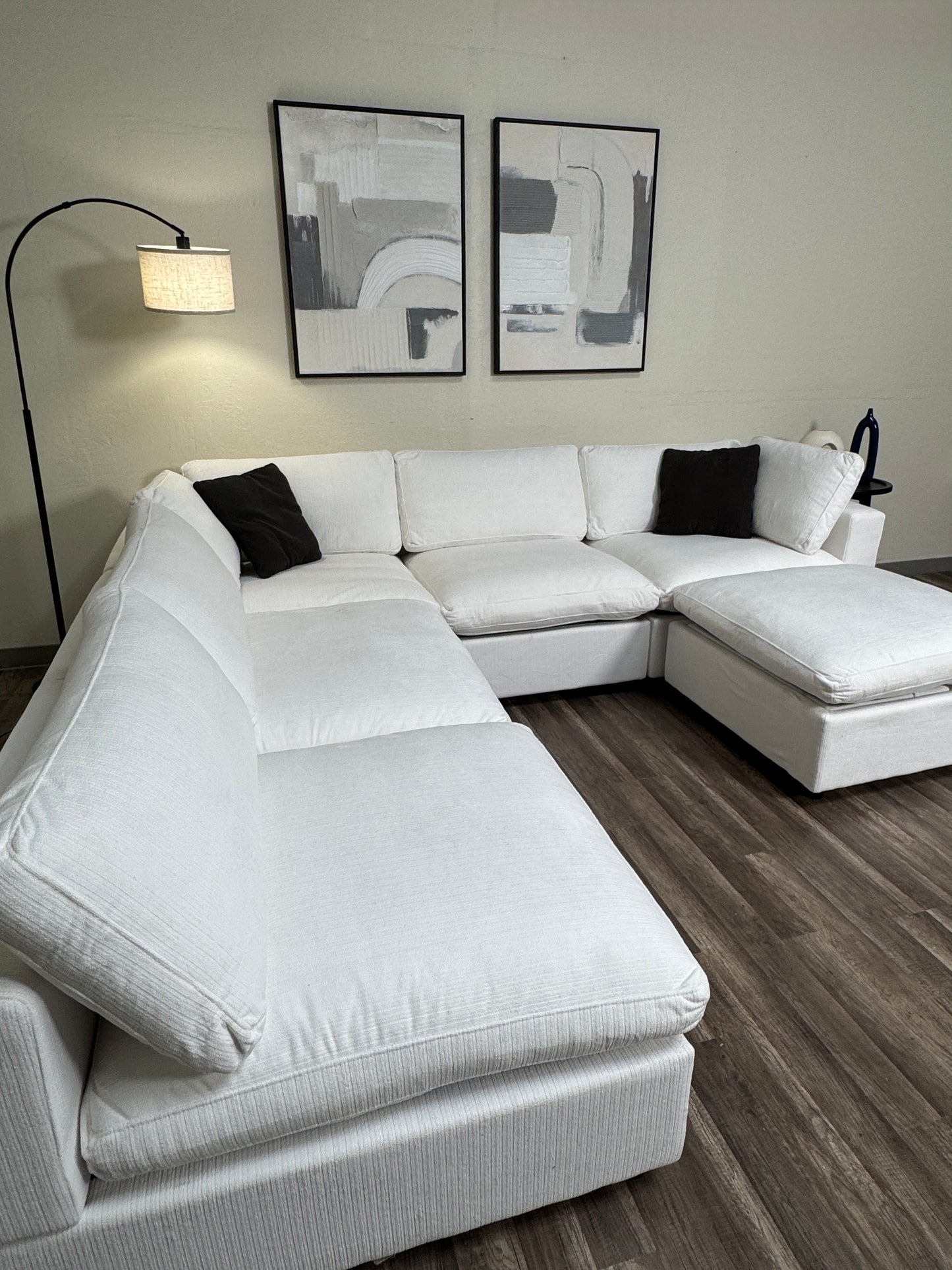 New In Box 6 Piece Comfy Cloud-White